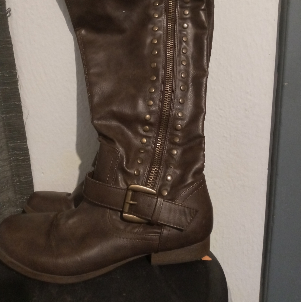 Womens 7.5 boots